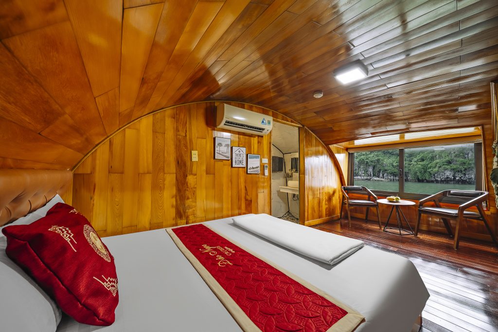 Overnight cruise cabin with Lan Ha Bay view